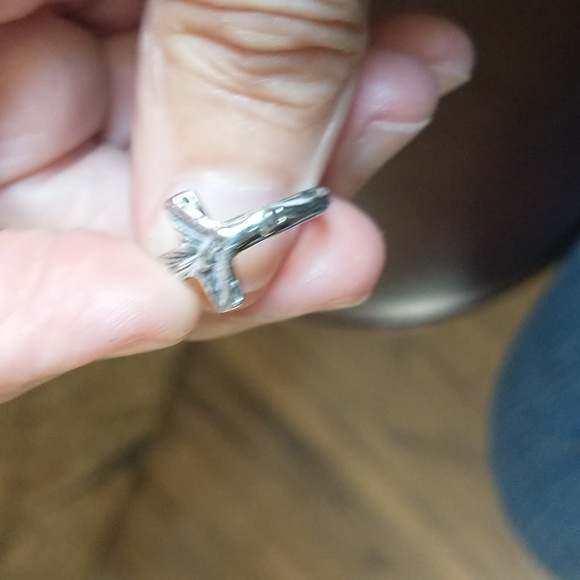 Crucifix Ring - Picture 2 of 3